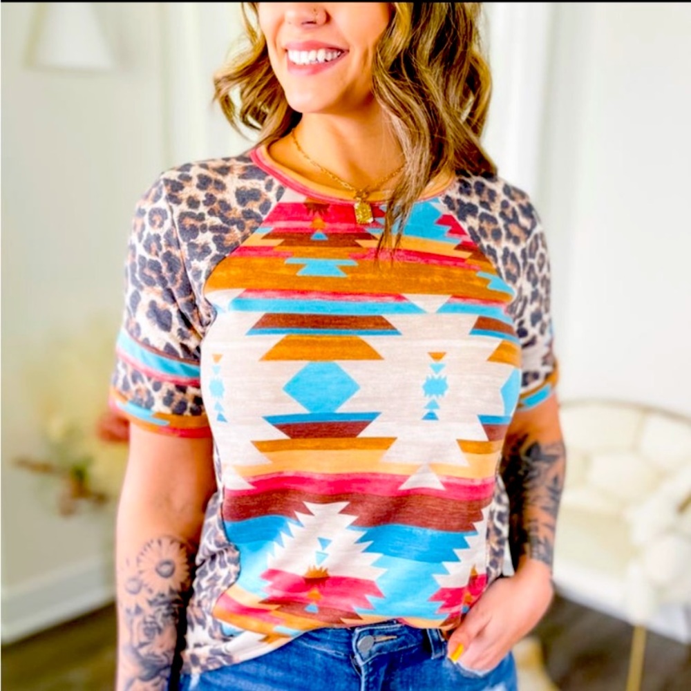 {NWOT} Hemish USA Aztec Print Tee Small